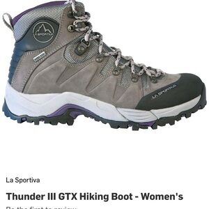 La Sportiva Gortex Thunder III Hiking Boots. Woman’s size 8 Euro 39. Used once